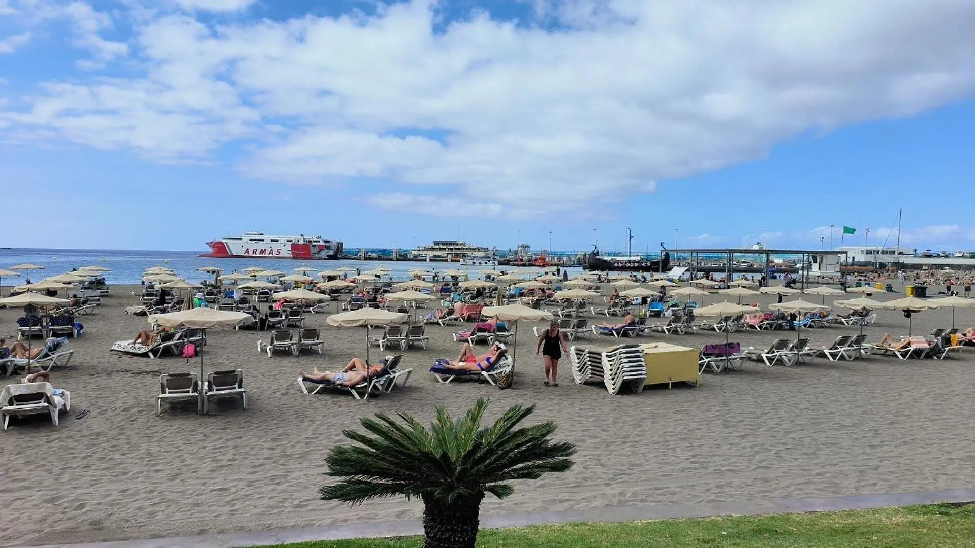 Apartamento En Los Cristianos 2 Habitaciones 4 Huespedes Vv Elenita location